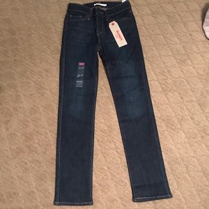 Levi’s 712 Slim Jeans